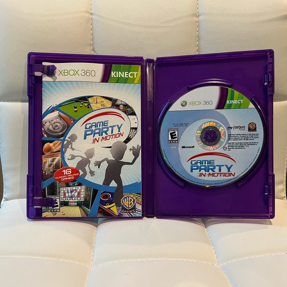 Xbox controller, chatpad (no cables) & 4 kinect CDs, same or next day shipping - Picture 2 of 7